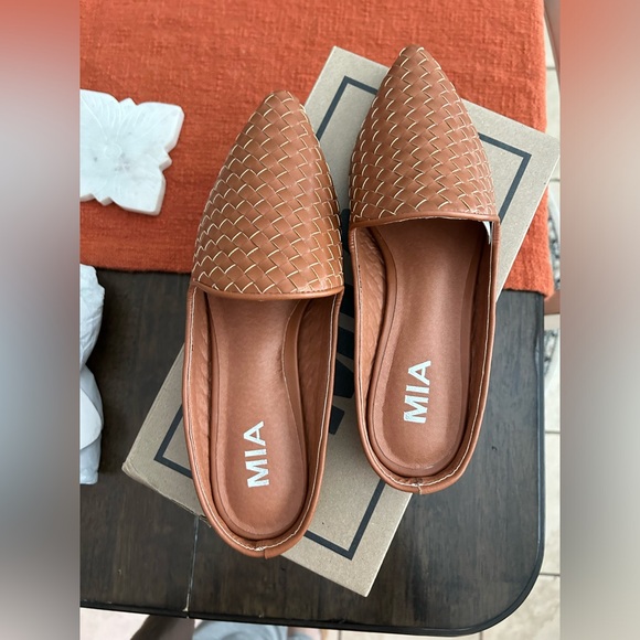 MIA Johona Mule in Tan Woven 6.5 - Picture 4 of 7